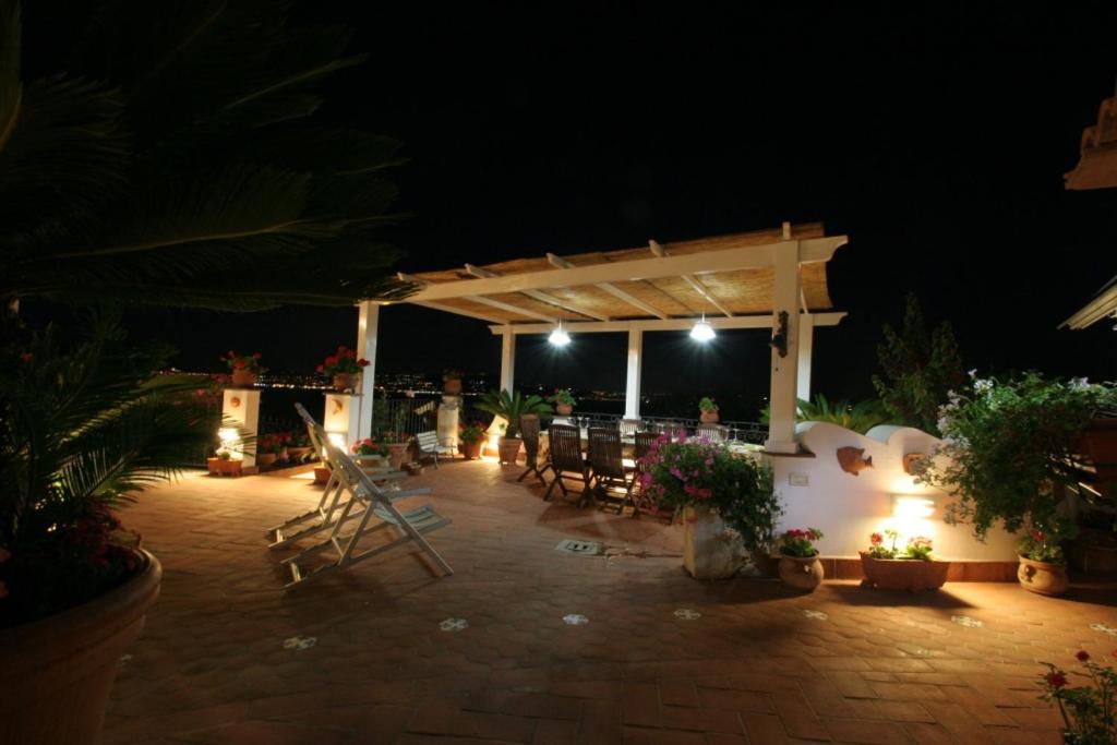 B&B Dea Fortuna บาโคลี ภายนอก รูปภาพ